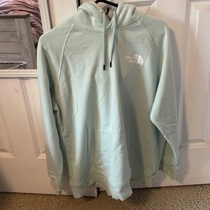 Brand new northface hoodie!!